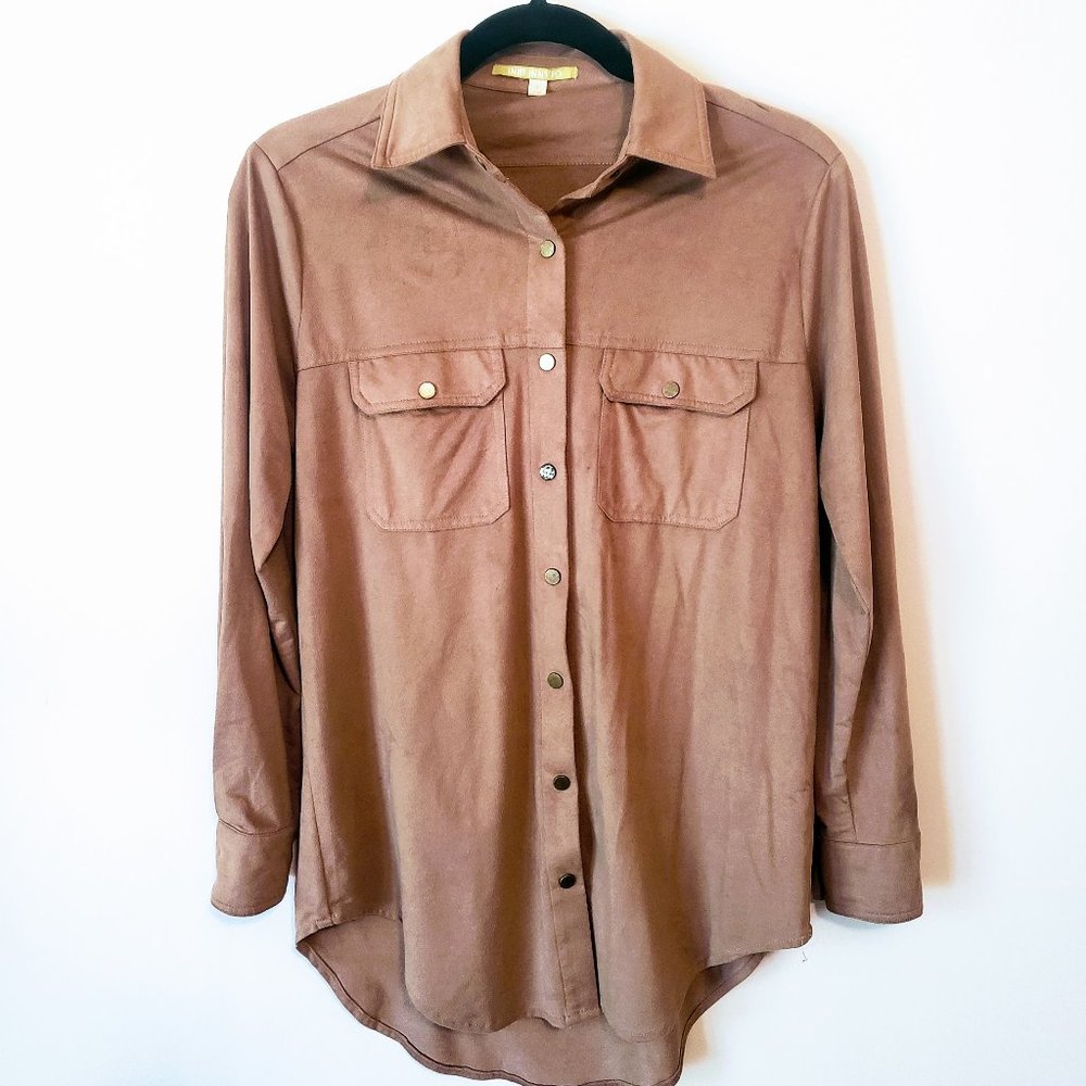 Gianni Bini button down snap, faux suede